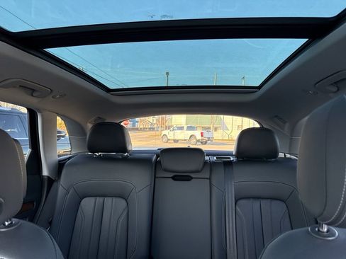 Used 2024 Audi Q5 2.0T Premium image 37