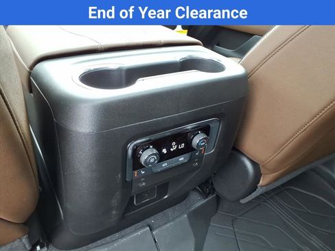 New 2025 Chevrolet Suburban High Country image 29