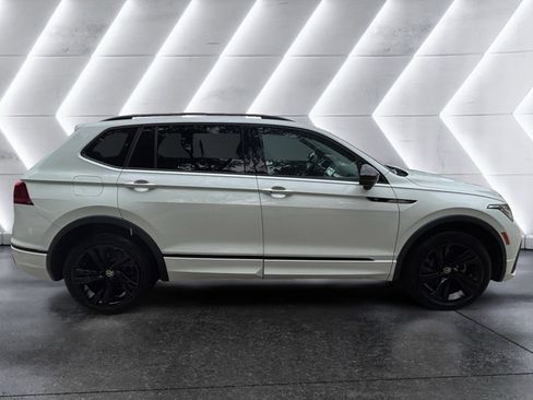 Certified 2024 Volkswagen Tiguan SE R-Line AWD/4WD image 6