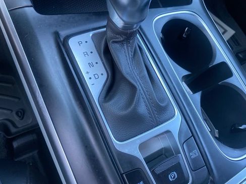 Used 2024 Kia Carnival LX FWD image 21