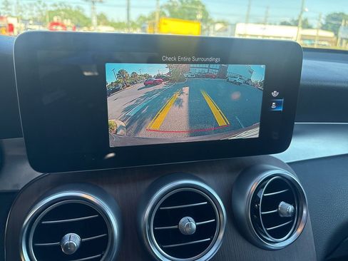 Used 2020 Mercedes-Benz GLC 300 image 3