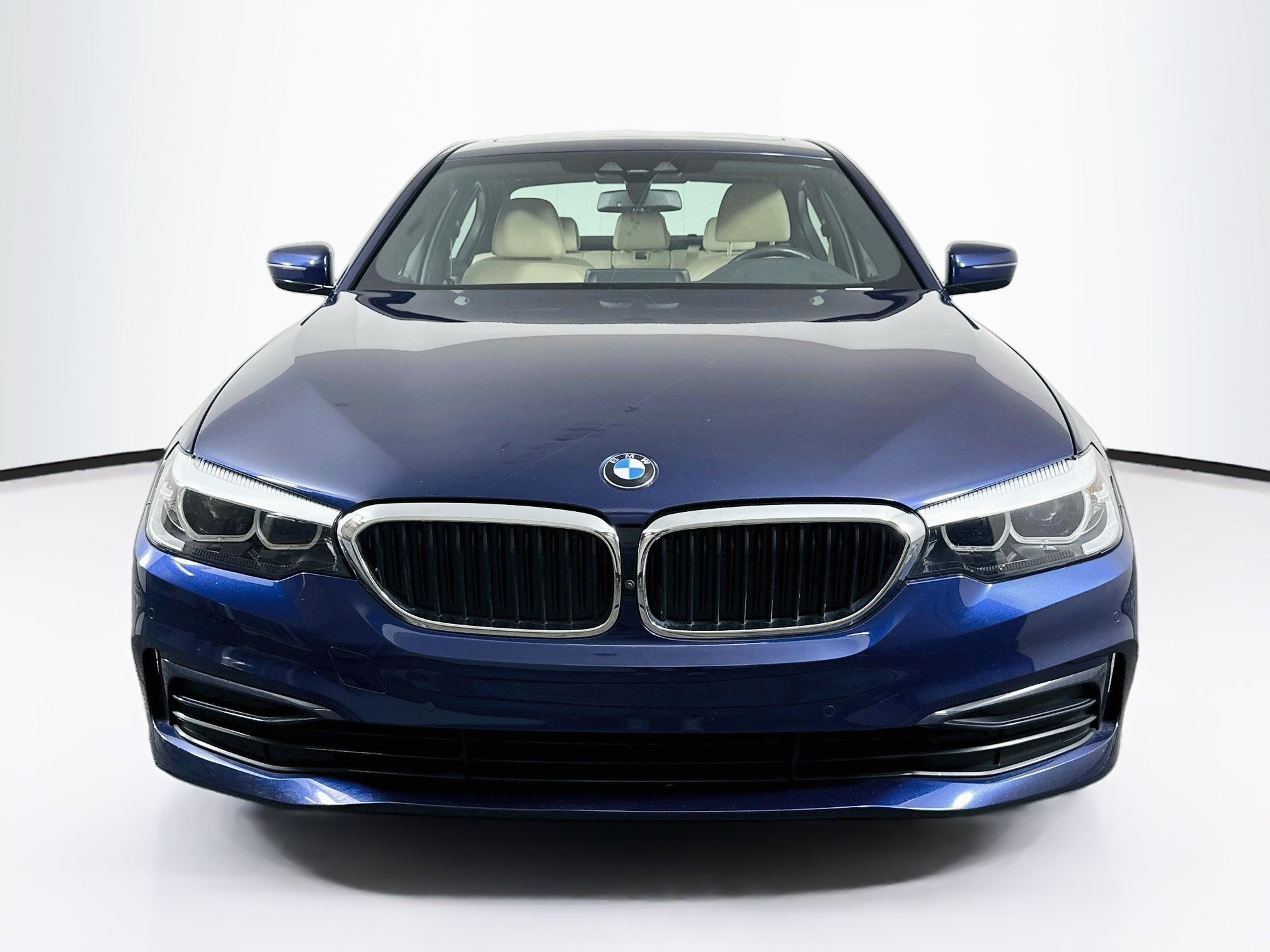 Used 2019 BMW 530i w/ Premium Package RWD image 2