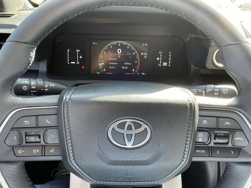 New 2026 Toyota 4Runner SR5 image 18