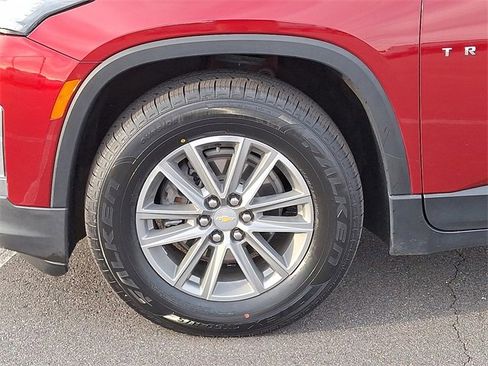 Used 2023 Chevrolet Traverse LT image 30