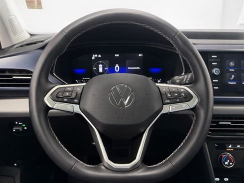 Used 2022 Volkswagen Taos SE image 30