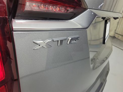 Certified 2024 Cadillac XT6 Luxury w/ LPO, Floor Liner Package image 7