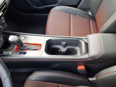 New 2025 Nissan Kicks SR w/ Illumination Package image 15