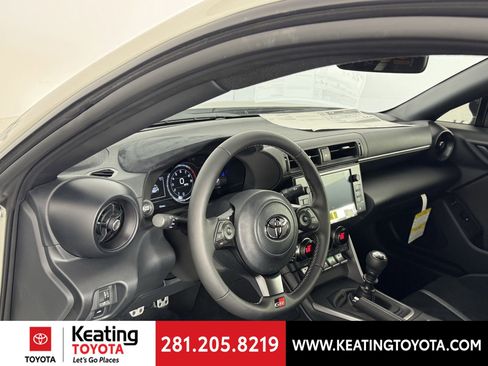 New 2026 Toyota GR86 Premium image 2