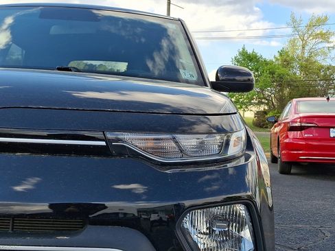 Used 2021 Kia Soul LX FWD image 10