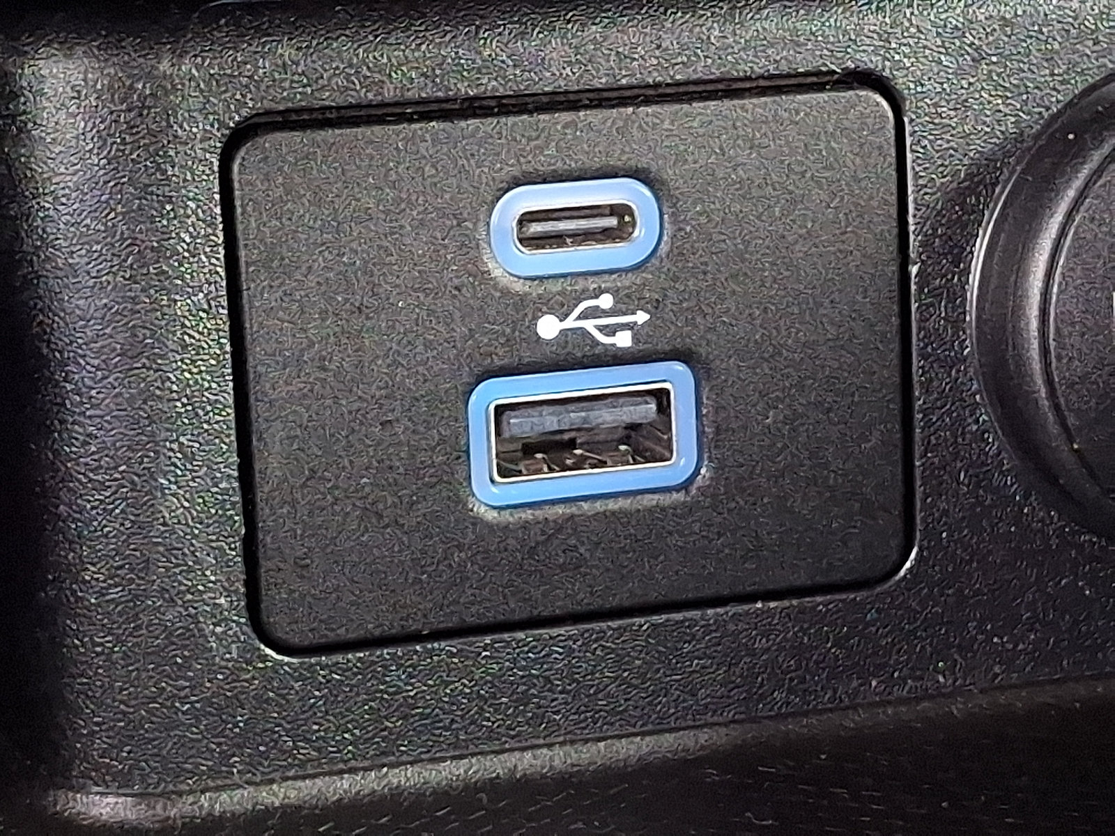Used 2023 Ford Escape Active w/ Cold Weather Package FWD image 24