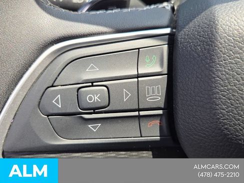 Used 2023 Jeep Grand Cherokee Altitude RWD image 28