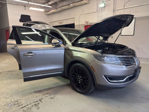 Used 2016 Lincoln MKX Reserve w/ Climate Package AWD/4WD image 7
