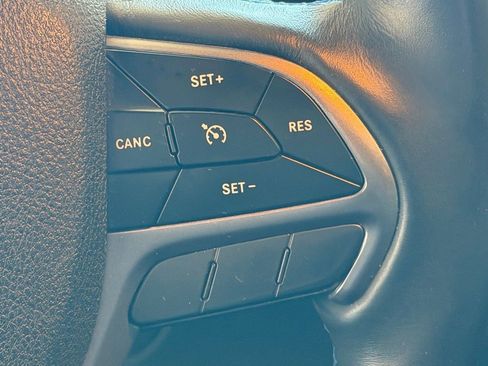 Used 2018 Jeep Grand Cherokee Laredo image 33