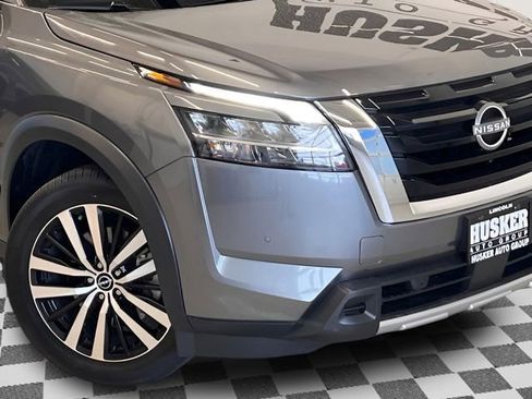 Used 2023 Nissan Pathfinder Platinum AWD/4WD image 38