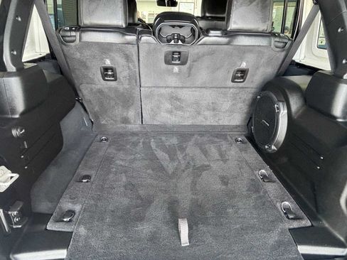 Used 2024 Jeep Wrangler Unlimited Sahara AWD/4WD image 10