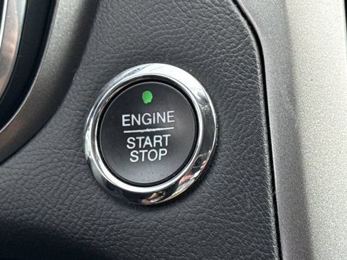 Used 2020 Ford Fusion SE FWD image 23