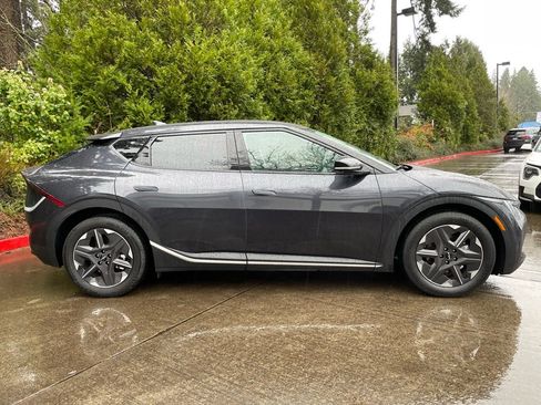 Used 2025 Kia EV6 Light image 2
