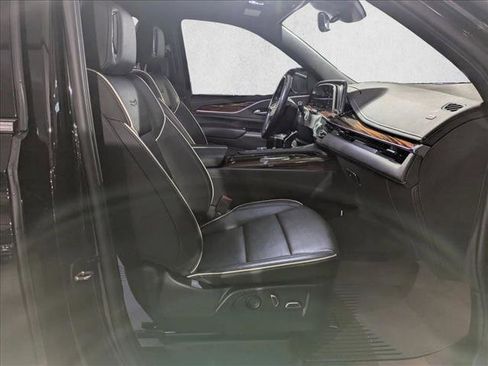 Used 2022 Cadillac Escalade Premium Luxury image 21