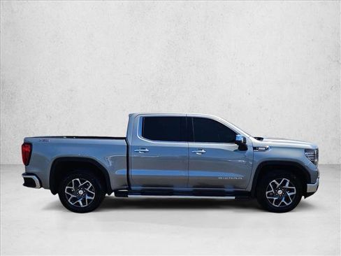 Used 2023 GMC Sierra 1500 SLT w/ SLT Premium Package AWD/4WD image 4