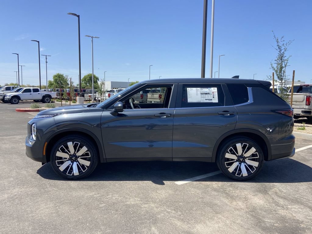 New 2026 Mitsubishi Outlander SE FWD image 4