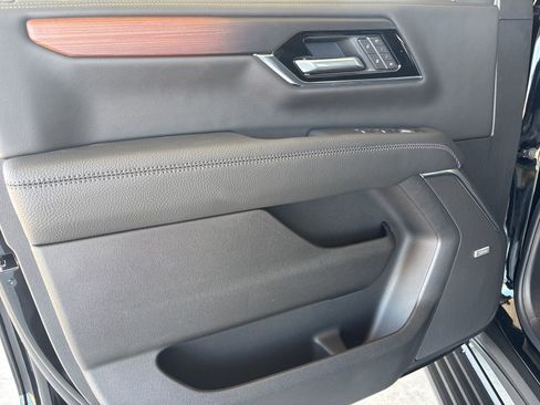 New 2026 GMC Yukon XL Denali w/ Denali Reserve Package image 11