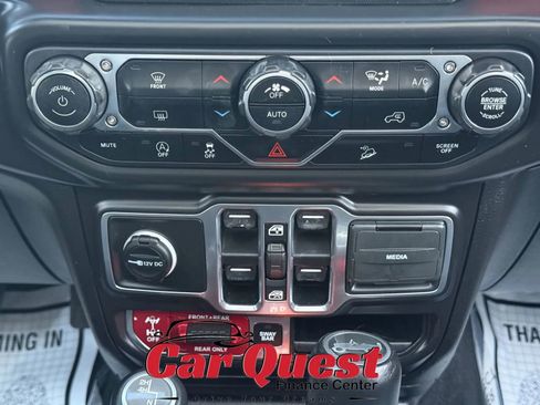 Used 2018 Jeep Wrangler Unlimited Rubicon w/ Steel Bumper Group AWD/4WD image 25
