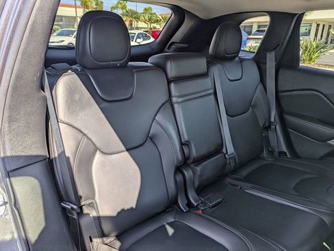 Used 2017 Jeep Cherokee Limited w/ Technology Group FWD image 32