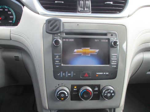Used 2014 Chevrolet Traverse LS FWD image 15