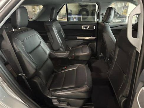 Used 2023 Ford Explorer XLT w/ Equipment Group 202A image 31