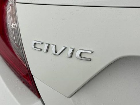 Used 2019 Honda Civic Sport image 17