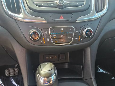 Used 2019 Chevrolet Equinox LT FWD image 19