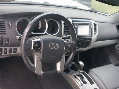 Used 2015 Toyota Tacoma 4x4 Double Cab image 12