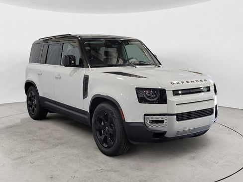 Used 2023 Land Rover Defender 110 SE AWD/4WD image 8