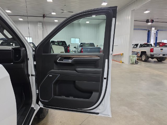 Used 2022 Chevrolet Silverado 1500 LT Trail Boss w/ Convenience Package II AWD/4WD image 30