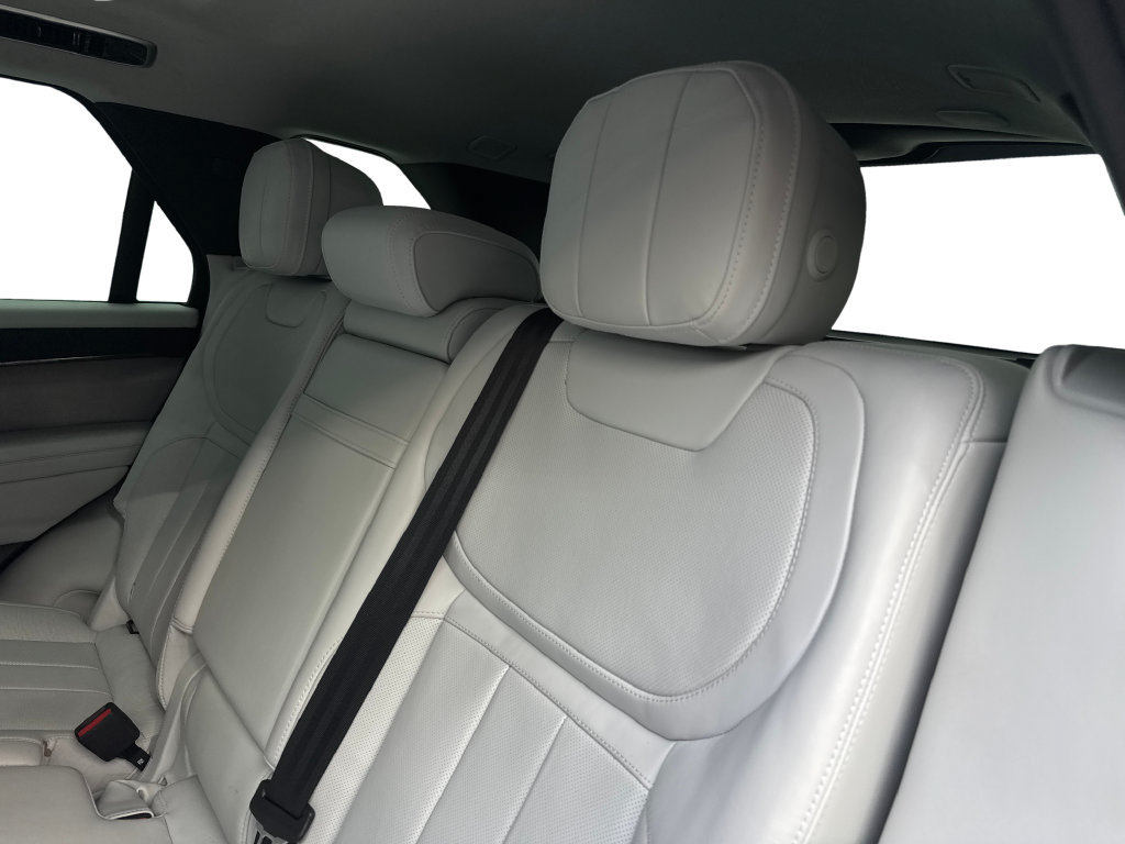 Used 2024 Land Rover Range Rover Sport SE AWD/4WD image 35