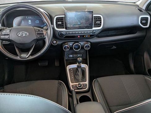 Used 2023 Hyundai Venue Limited FWD image 18