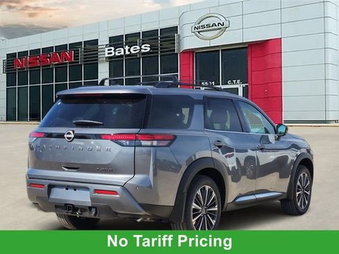 New 2026 Nissan Pathfinder Platinum image 4