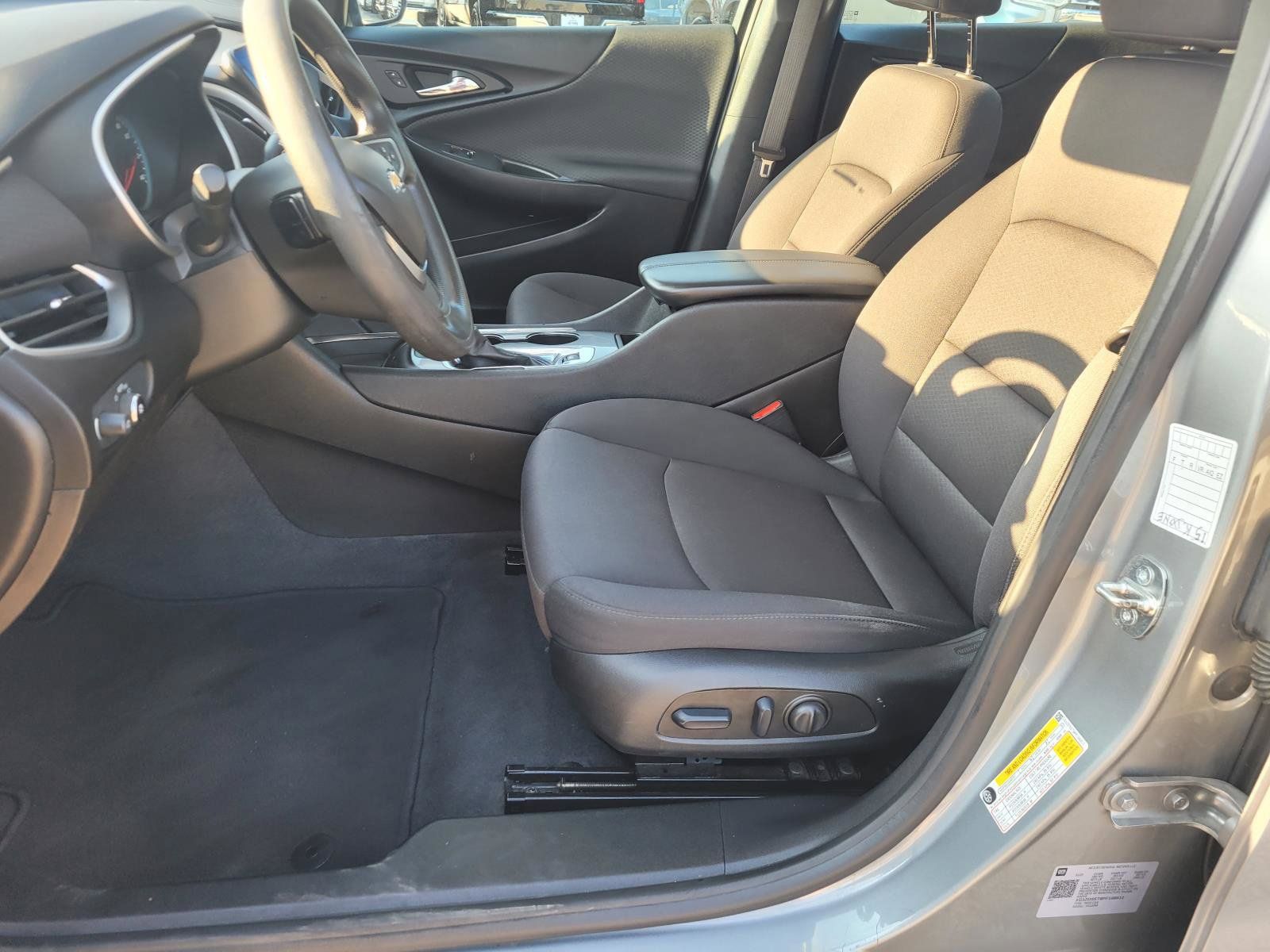 Used 2023 Chevrolet Malibu LT FWD image 16