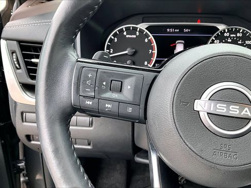 Used 2023 Nissan Rogue SV w/ SV Premium B Package image 24