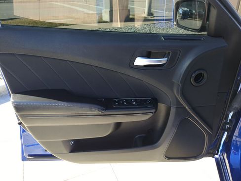 Used 2019 Dodge Charger SXT w/ Blacktop Package image 13