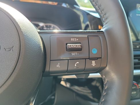 Certified 2025 Nissan Pathfinder SL w/ SL Premium Package FWD image 23