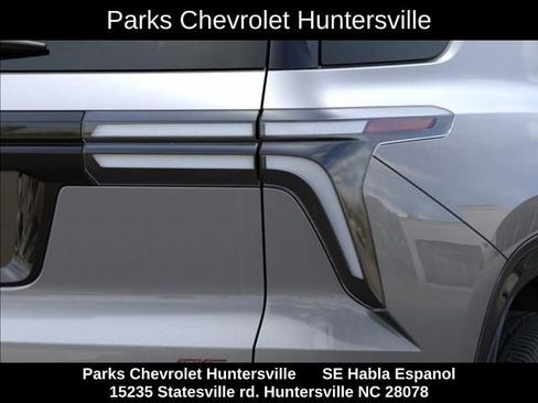 New 2026 Chevrolet Traverse RS w/ LPO, Floor Liner Package FWD image 11