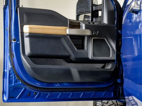 Used 2022 Ford F250 Lariat w/ Chrome Package image 33