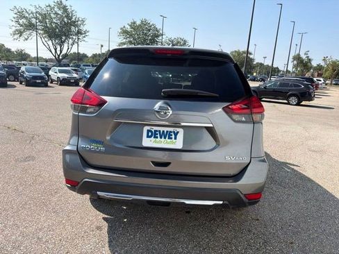 Used 2017 Nissan Rogue SV w/ SV Premium Package AWD/4WD image 4