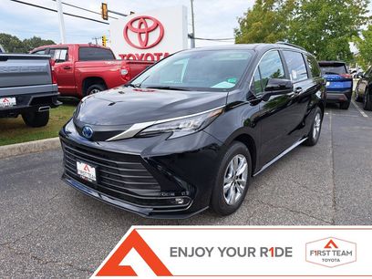 New 2025 Toyota Sienna XLE