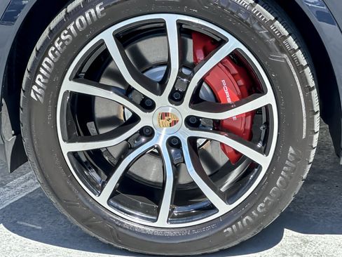 Certified 2025 Porsche Cayenne S AWD/4WD image 27
