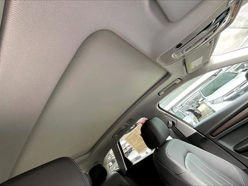 Used 2025 Audi Q5 2.0T Premium image 11