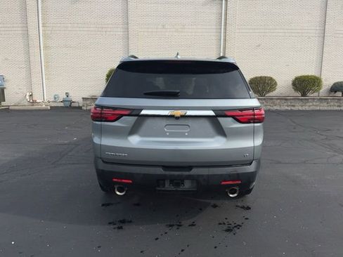 Used 2023 Chevrolet Traverse LT FWD image 7