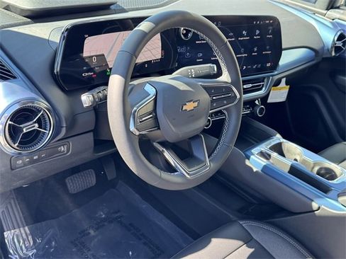 New 2026 Chevrolet Equinox EV LT image 9