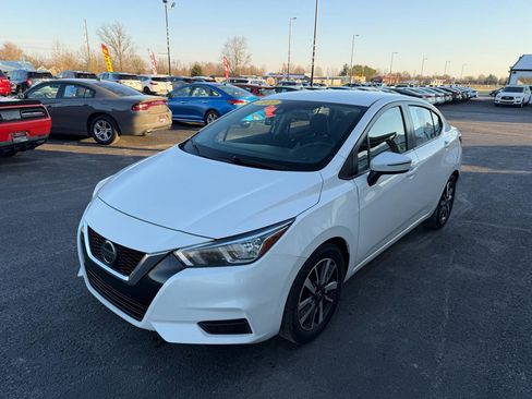 Used 2021 Nissan Versa SV image 8